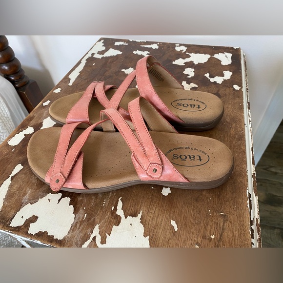 Taos Salmon leather Double U slip on sandals, size 10 - Picture 4 of 9